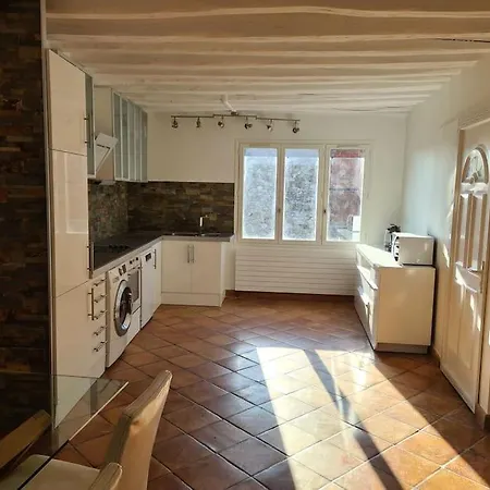 Holiday home Maison Divisees En 2 Appartments A 20 Min To Disneyland Paris Thorigny-sur-Marne