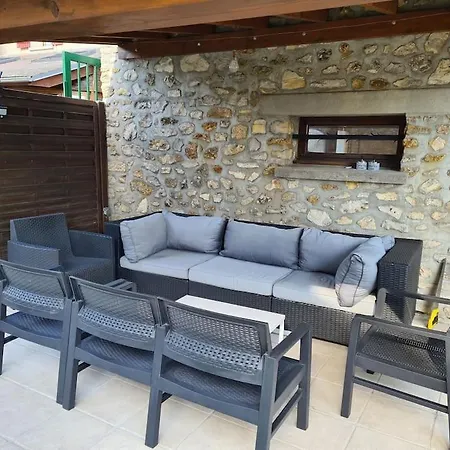 Maison Divisees En 2 Appartments A 20 Min To Disneyland Paris Holiday home